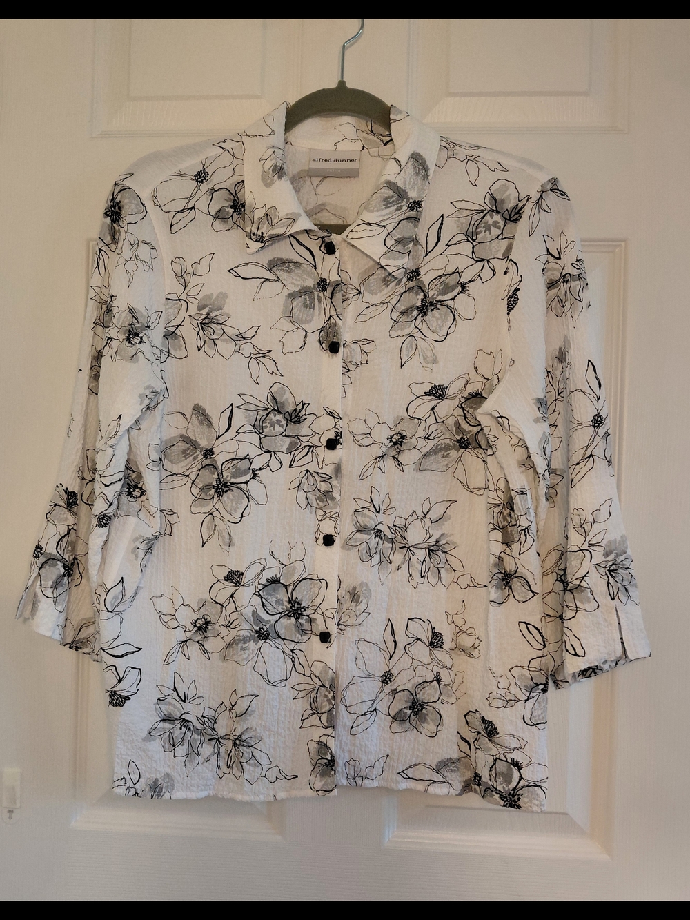 Alfred Dunner White Blouse with Black Sketch Floral